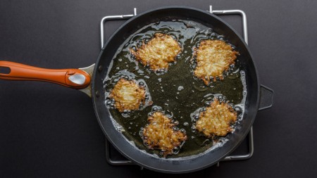 The Reason You Should Have A Carrot On Hand When Making Latkes