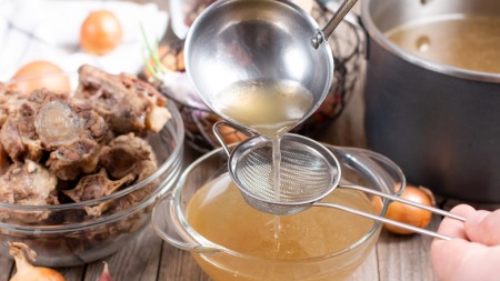 Should You Be Adding Apple Cider Vinegar To Your Bone Broth?